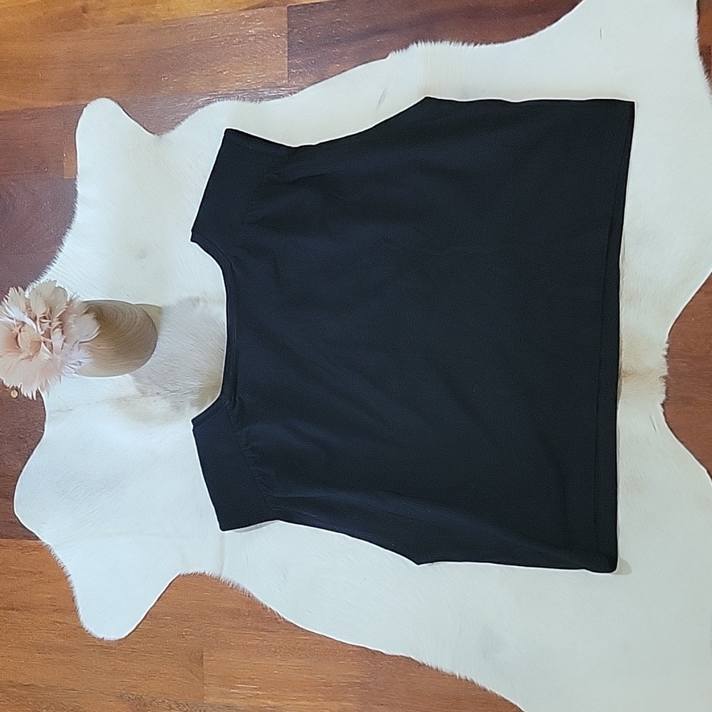 Zara Black Crop Muscle Tee w/Subtle Shoulder Pads M